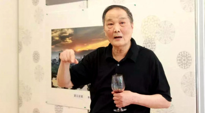 著名导演郑洞天：天底下我就这一个家了！